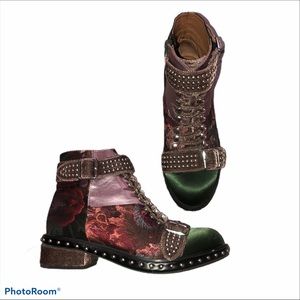 Free People X Jeffrey Campbell booties😍